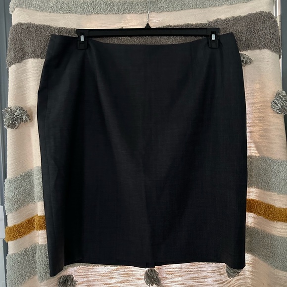 Jones New York Stretch - Gray/Black Pencil Skirt - Sz 18W - Picture 3 of 6